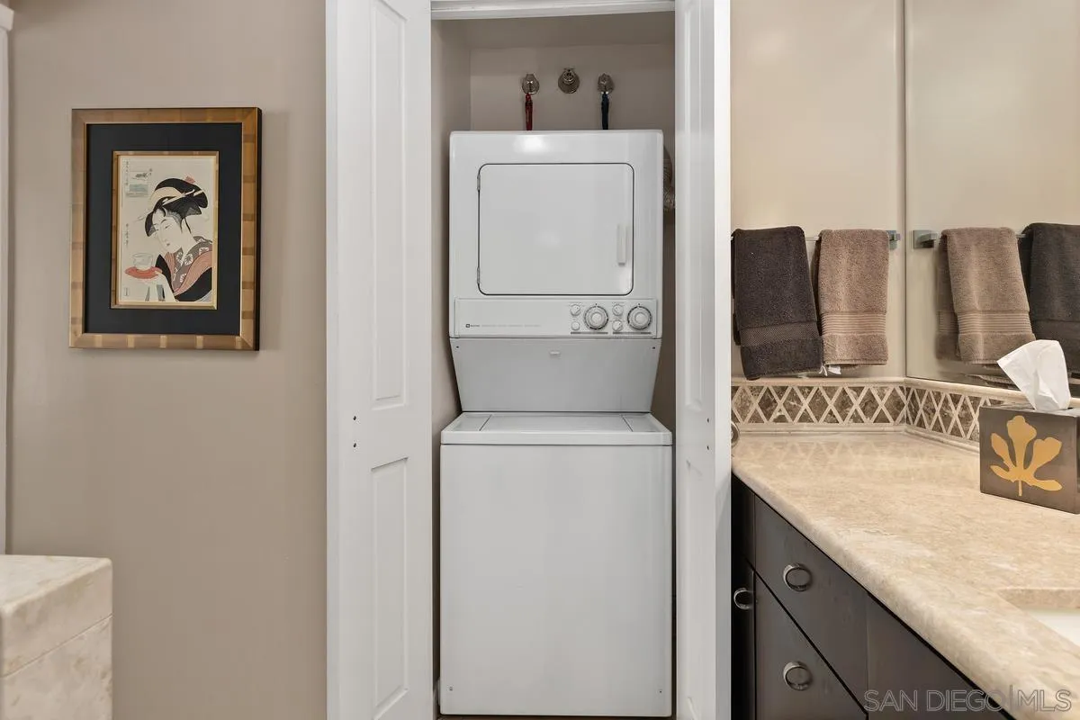 1810 Avenida Del Mundo Unit 908