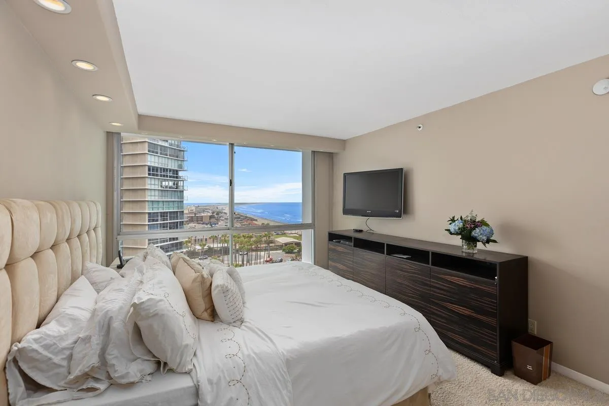 1810 Avenida Del Mundo Unit 908