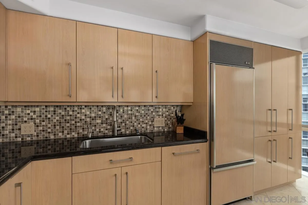 1810 Avenida Del Mundo Unit 908