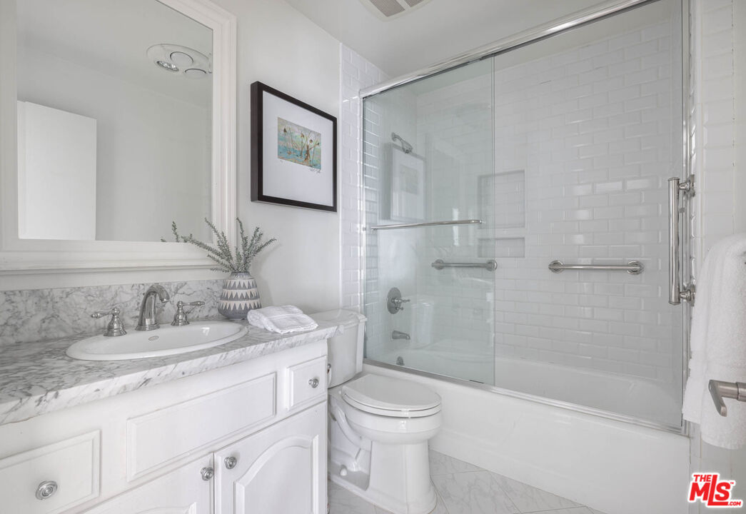 214 N Crescent Dr Unit: 3