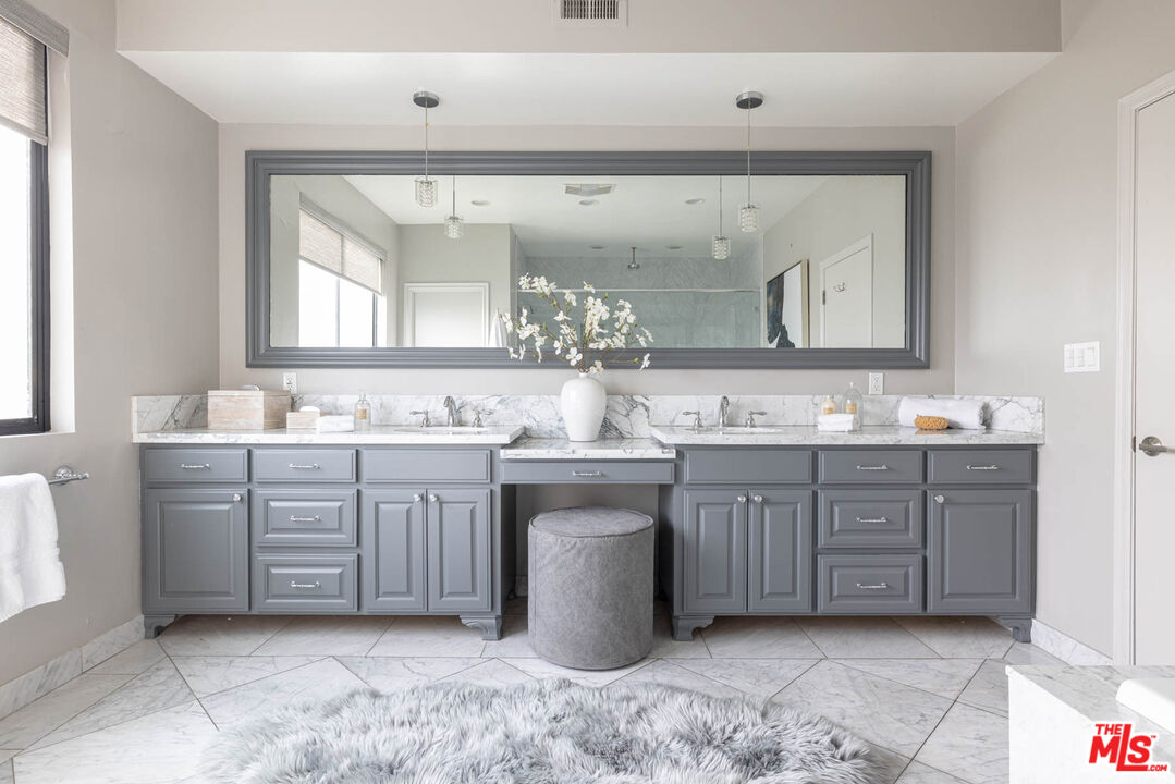 214 N Crescent Dr Unit: 3