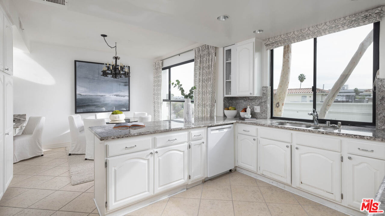 214 N Crescent Dr Unit: 3