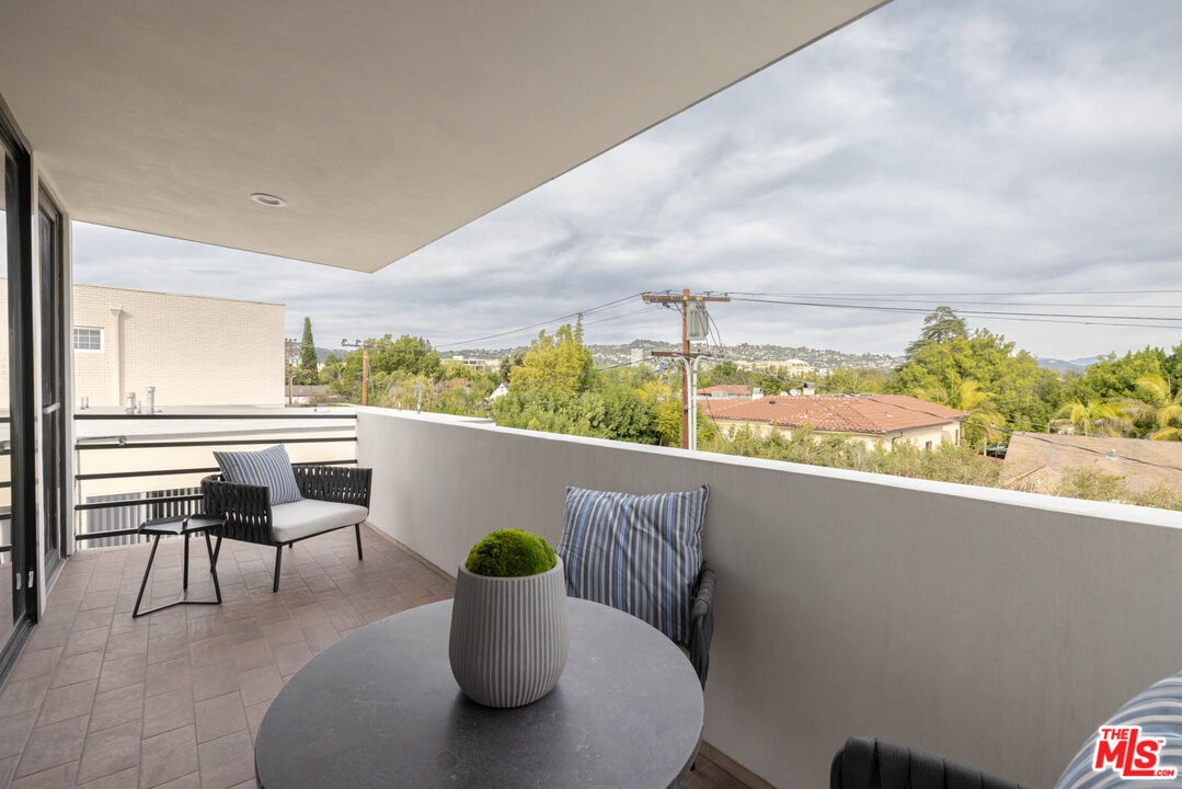 214 N Crescent Dr Unit: 3