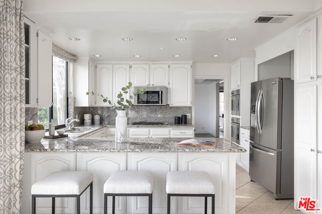 214 N Crescent Dr Unit: 3