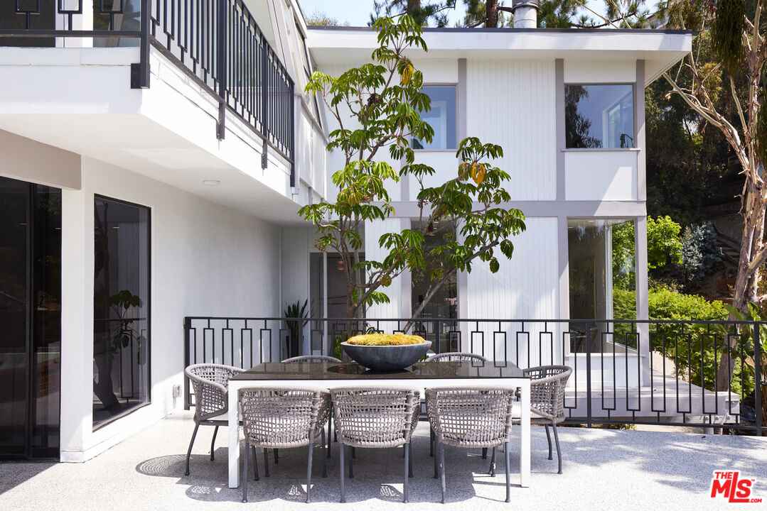 1341 Sierra Alta Way