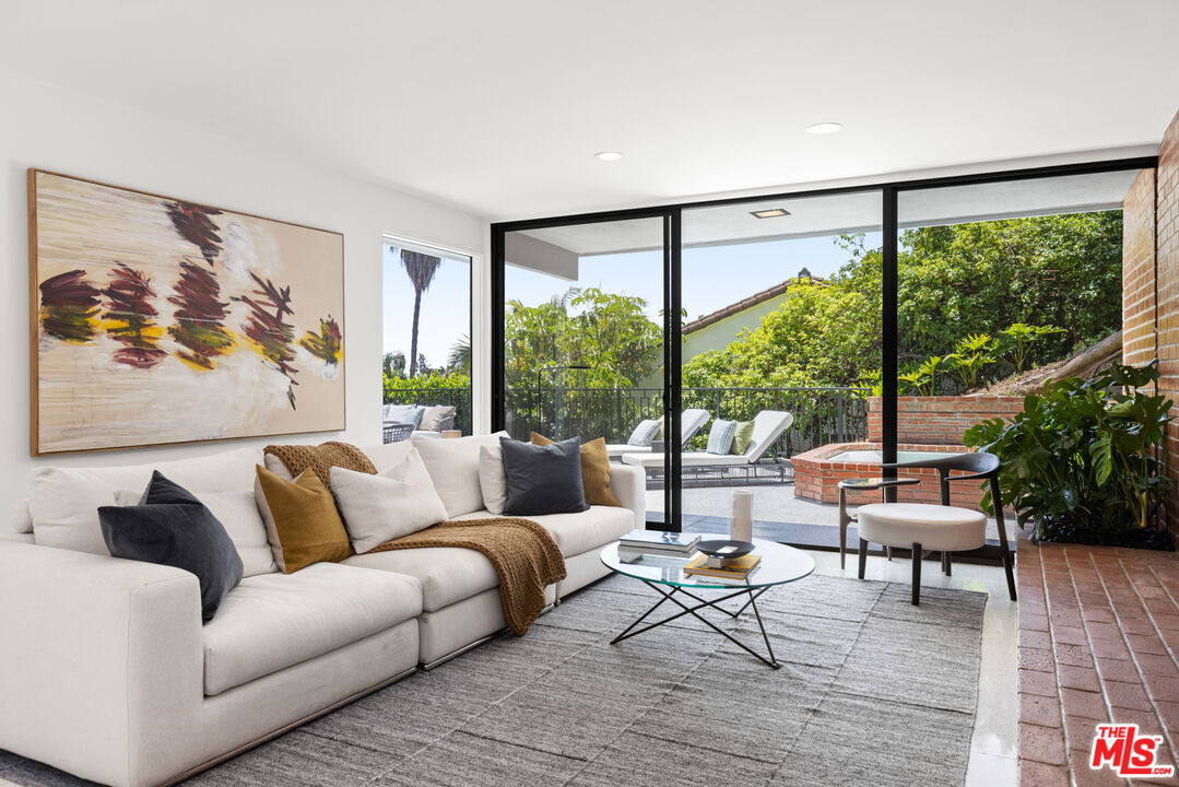 1341 Sierra Alta Way