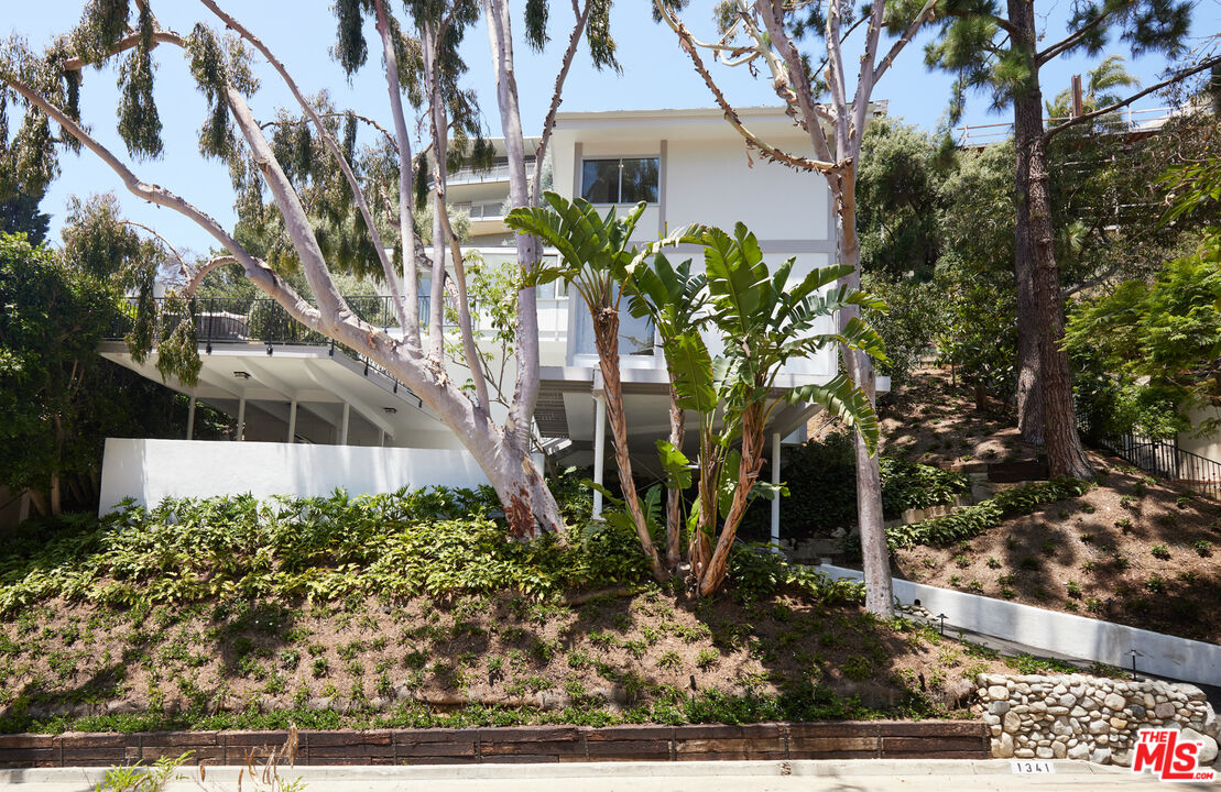 1341 Sierra Alta Way