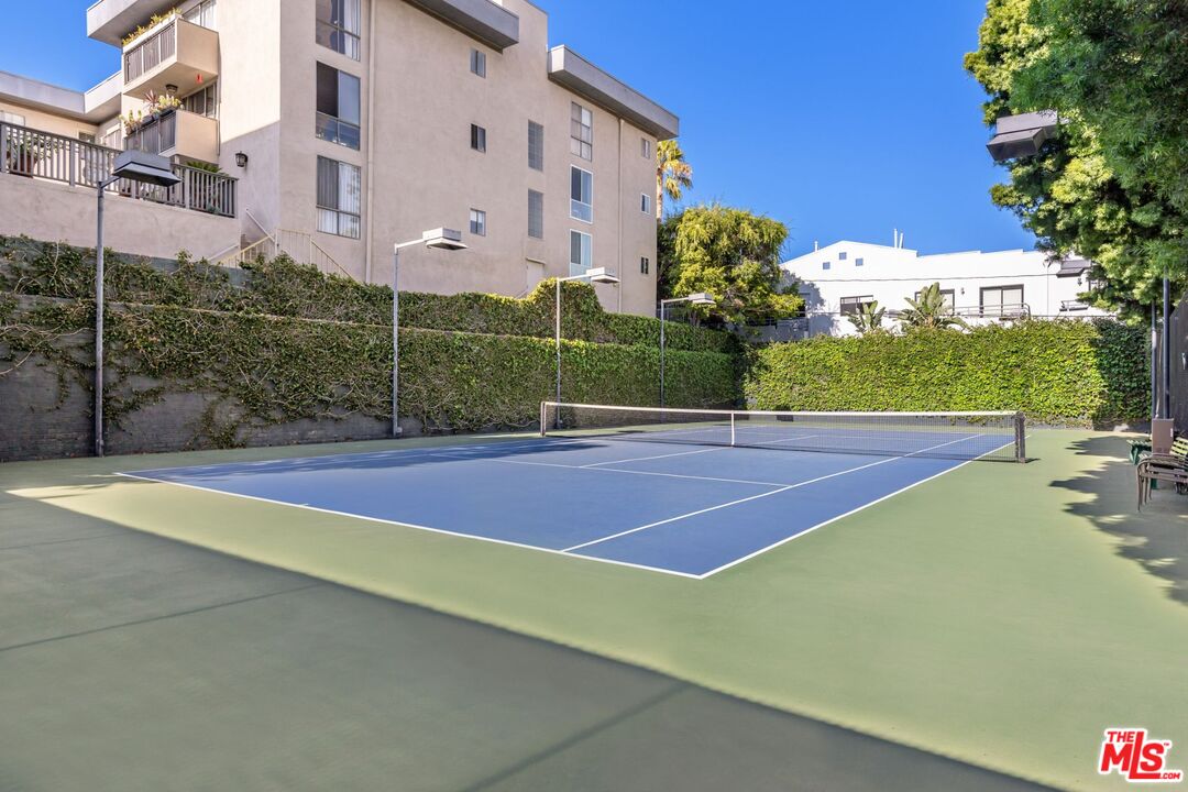 1100 Alta Loma Rd Unit: 706