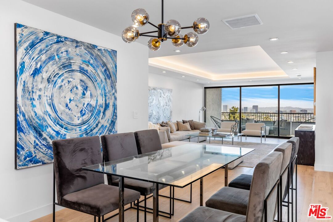 1100 Alta Loma Rd Unit: 706