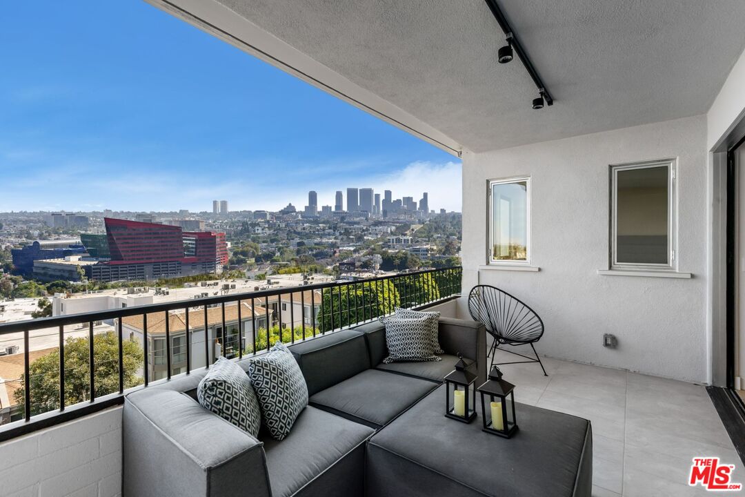 1100 Alta Loma Rd Unit: 706