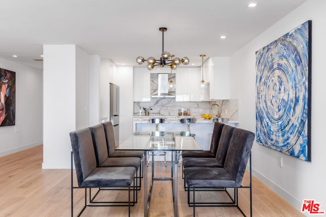 1100 Alta Loma Rd Unit: 706