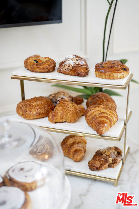 1825 Pandora Ave Unit: 304