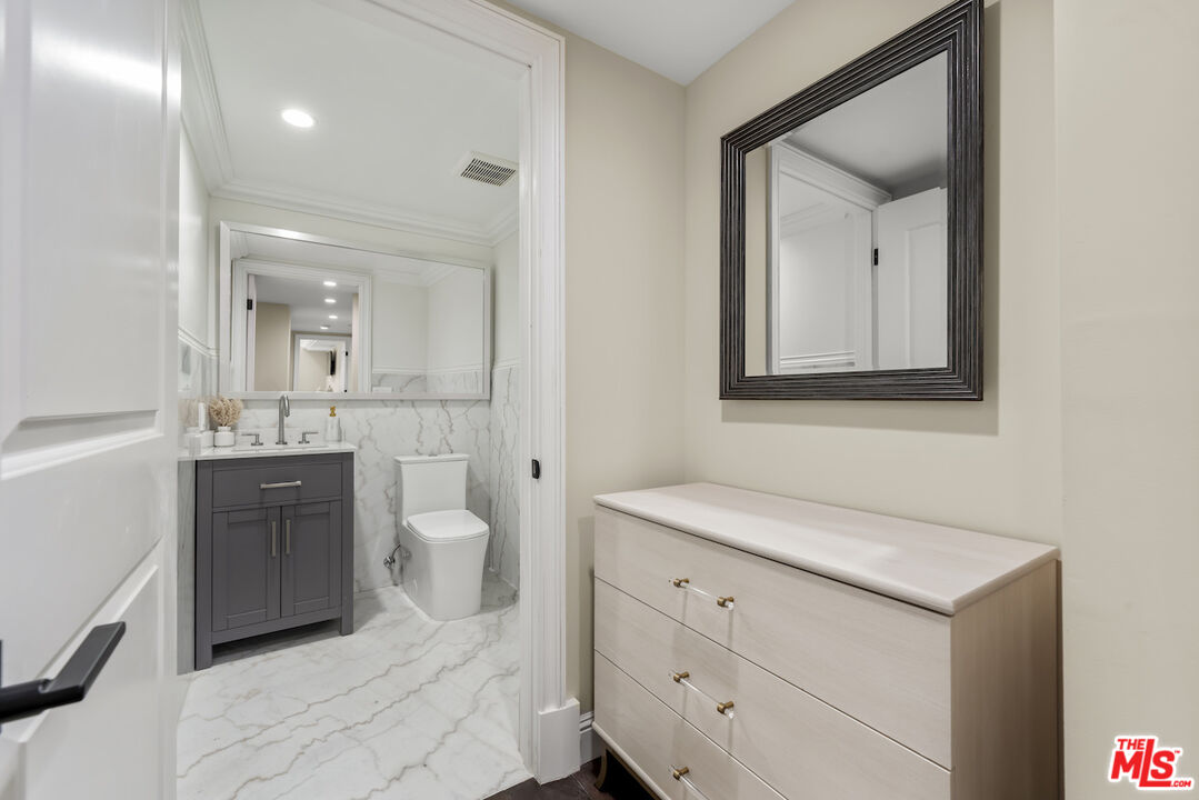 1825 Pandora Ave Unit: 304