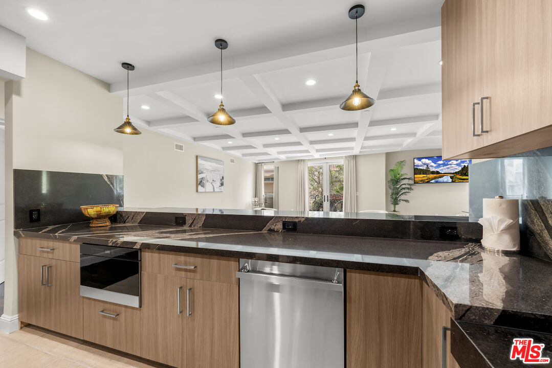 1825 Pandora Ave Unit: 304