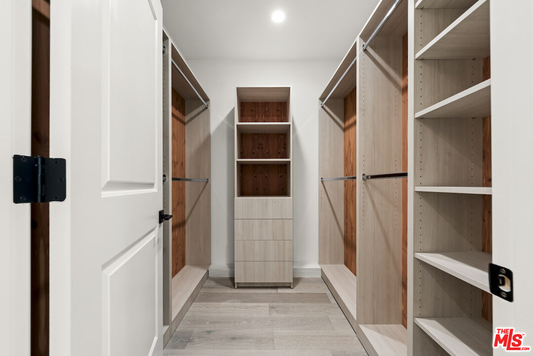 1825 Pandora Ave Unit: 104