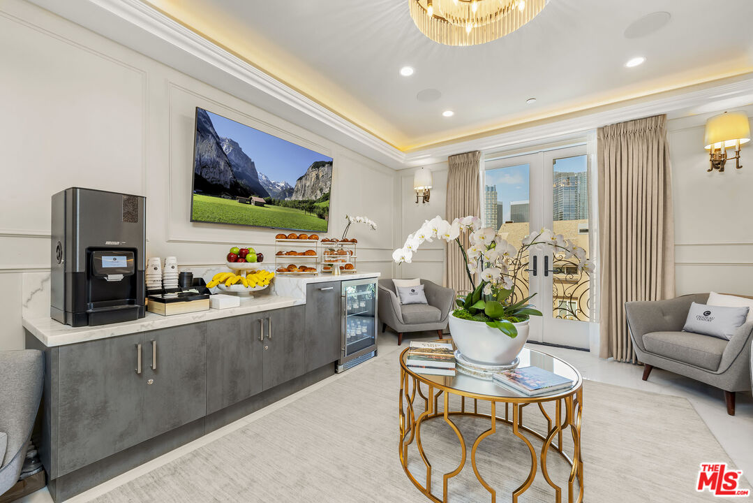 1825 Pandora Ave Unit: 101