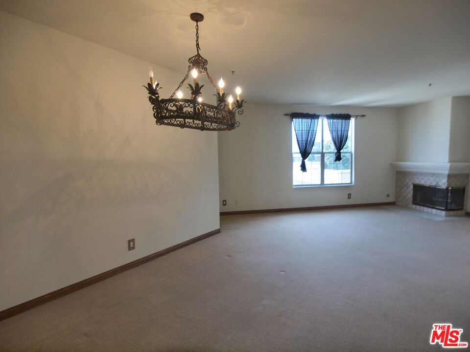 930 N Doheny Dr Unit: 202