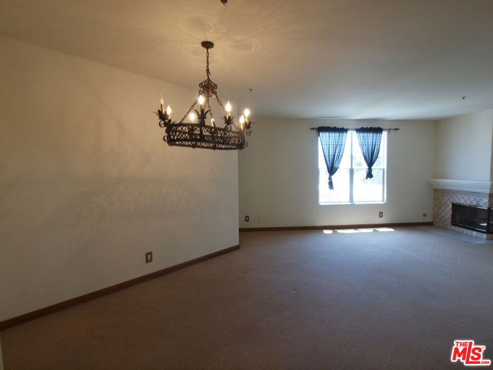 930 N Doheny Dr Unit: 202