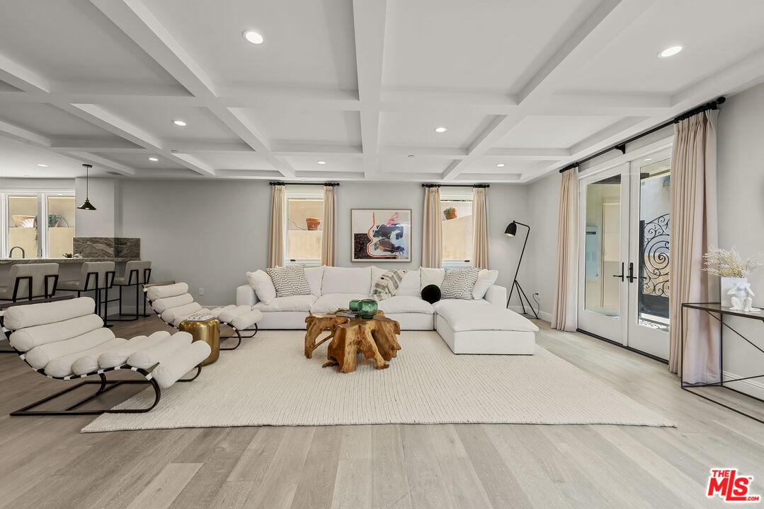 1825 Pandora Ave Unit: 303