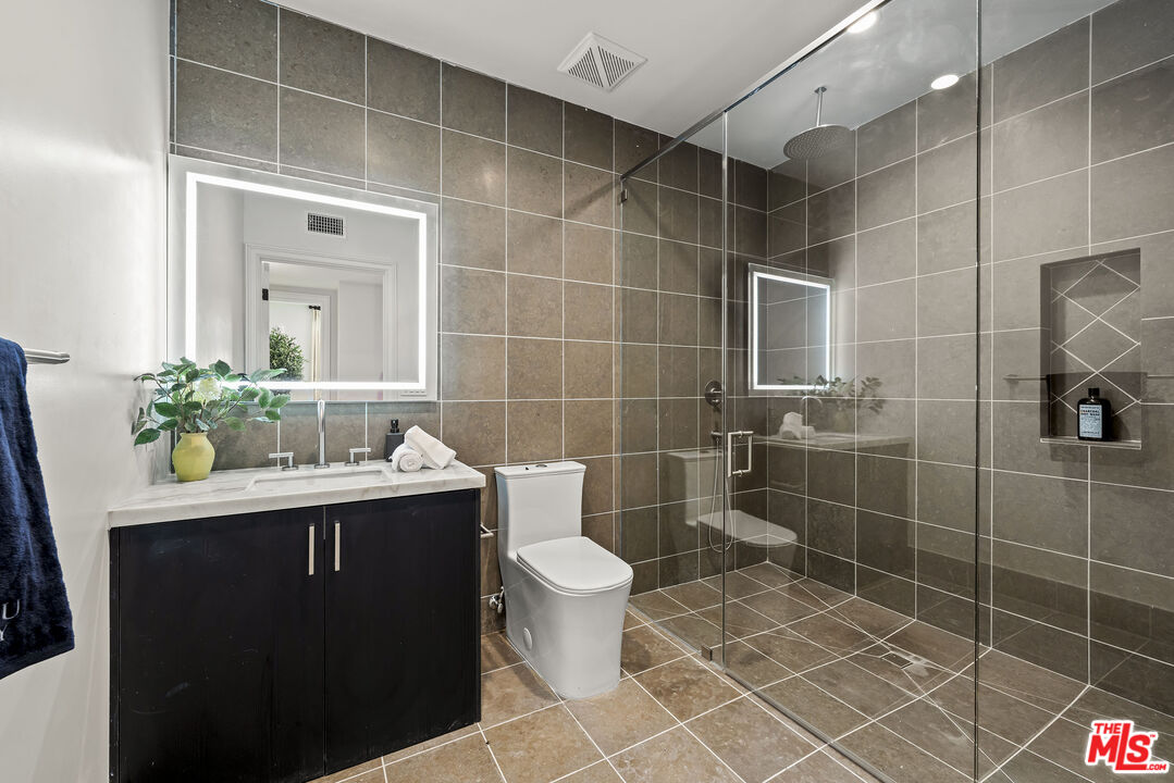 1825 Pandora Ave Unit: 303