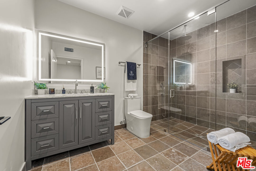 1825 Pandora Ave Unit: 303