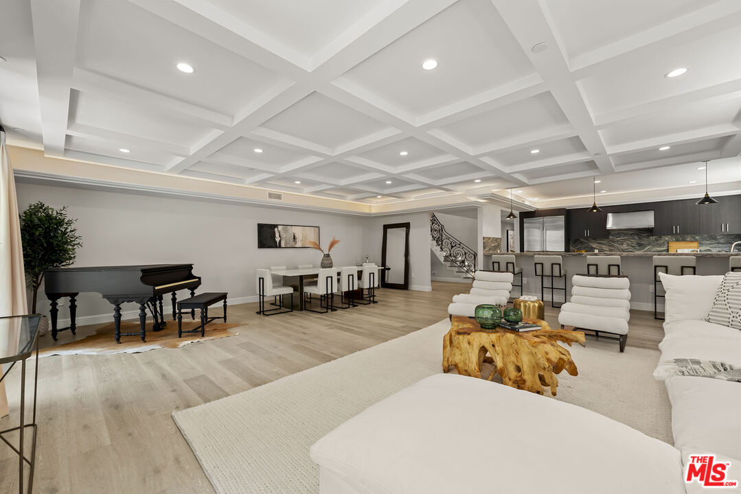 1825 Pandora Ave Unit: 303