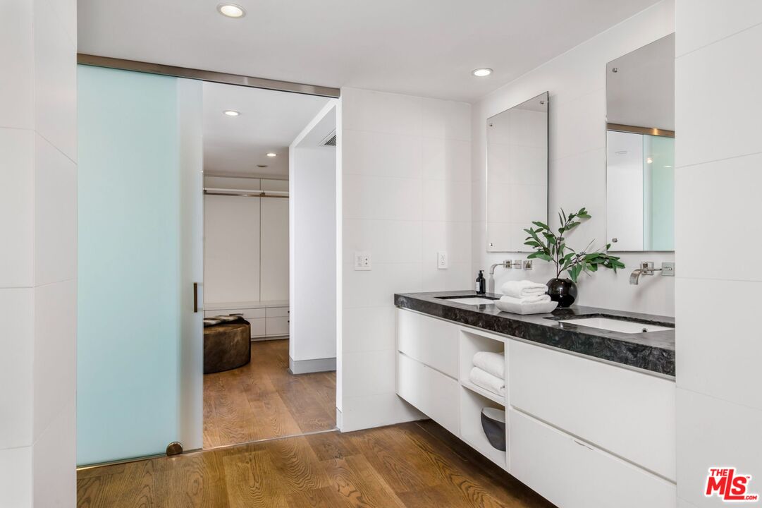 8787 Shoreham Dr Unit: 705/706