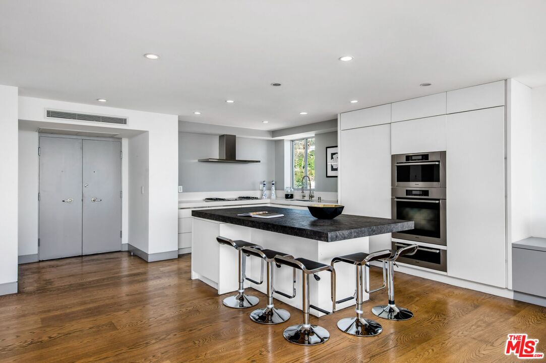 8787 Shoreham Dr Unit: 705/706