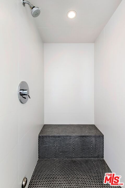 8787 Shoreham Dr Unit: 705/706