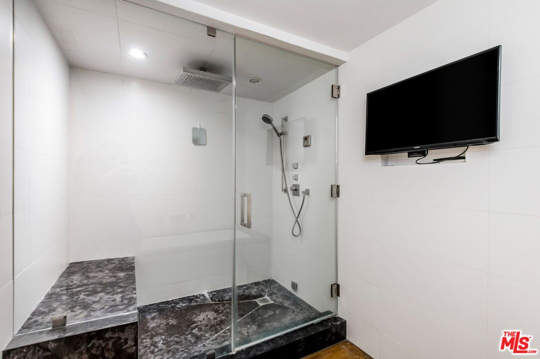 8787 Shoreham Dr Unit: 705/706