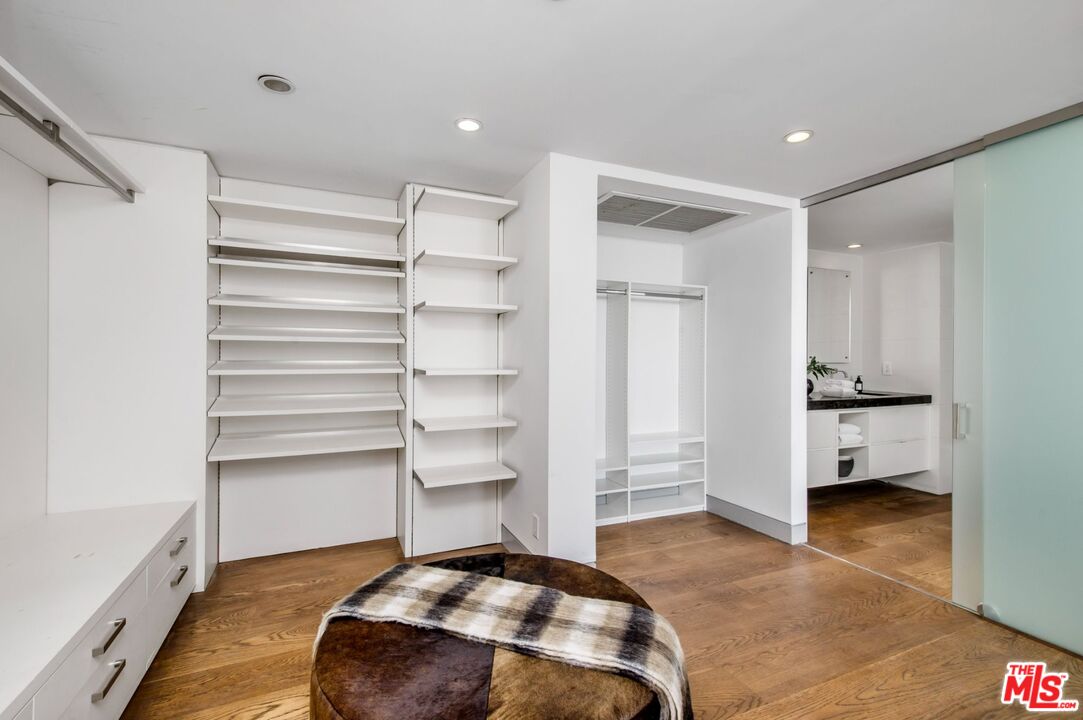 8787 Shoreham Dr Unit: 705/706