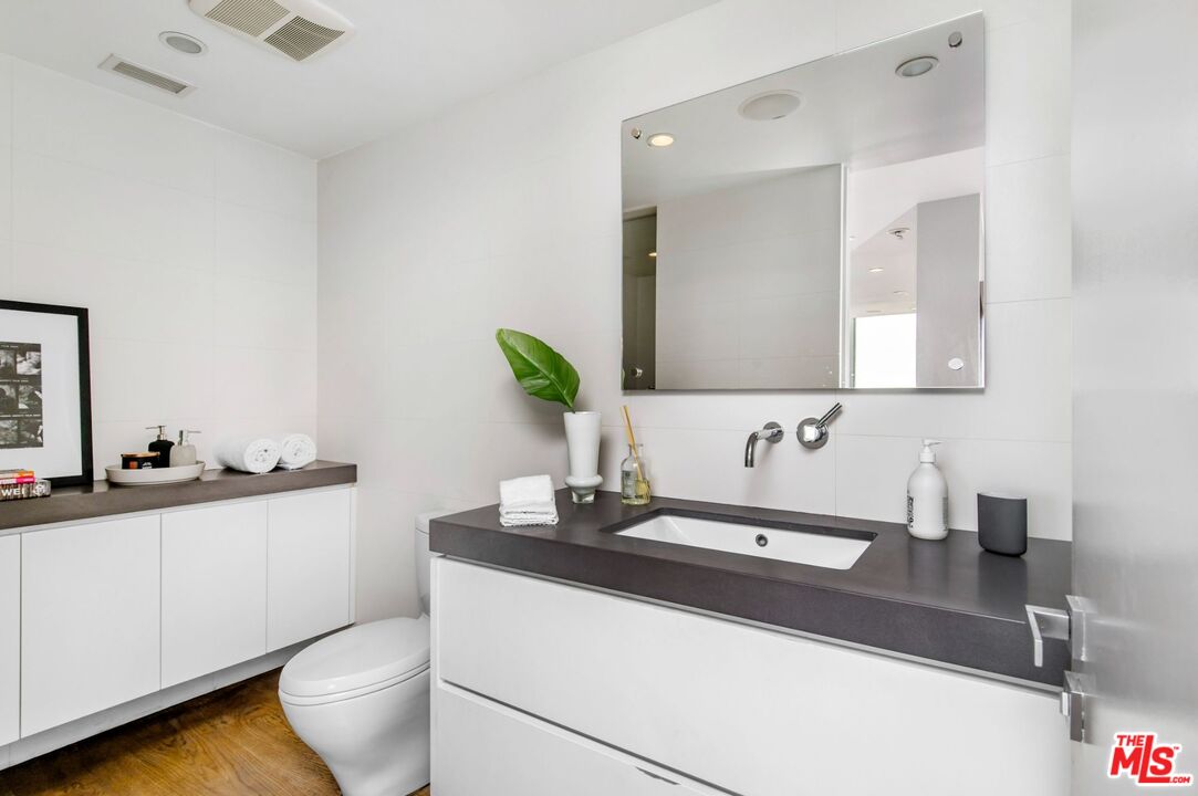 8787 Shoreham Dr Unit: 705/706