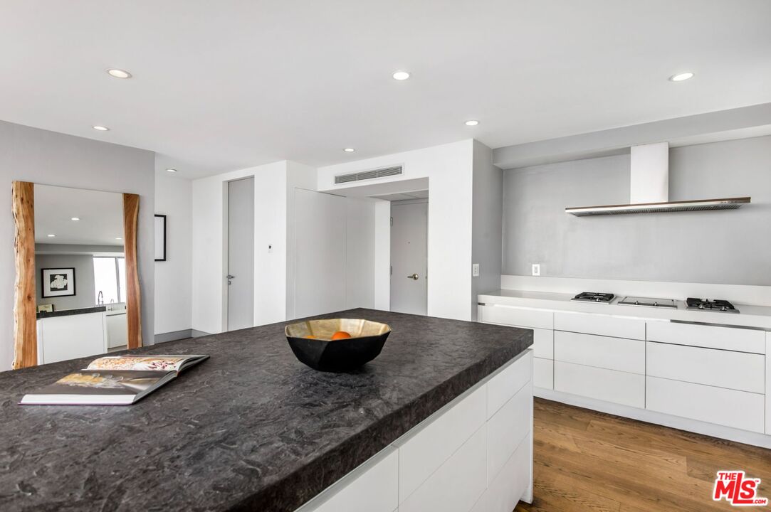 8787 Shoreham Dr Unit: 705/706