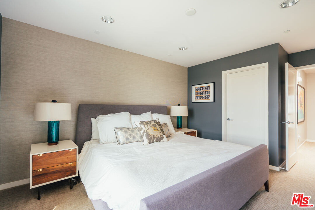 310 Washington Blvd Unit: 703