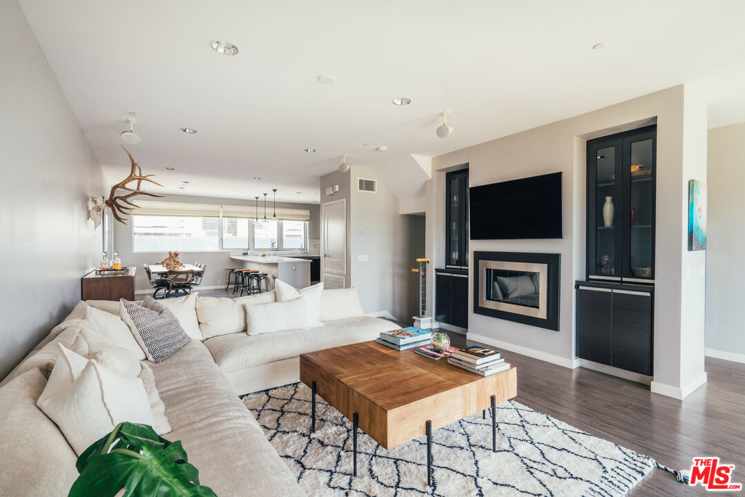 310 Washington Blvd Unit: 703