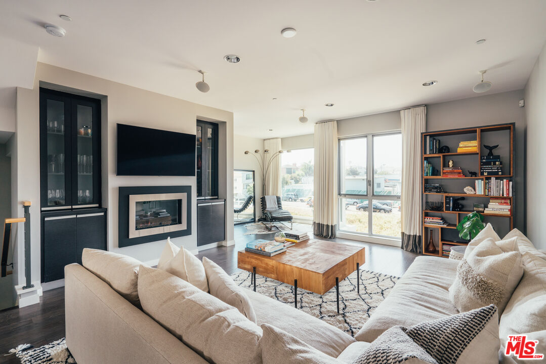 310 Washington Blvd Unit: 703