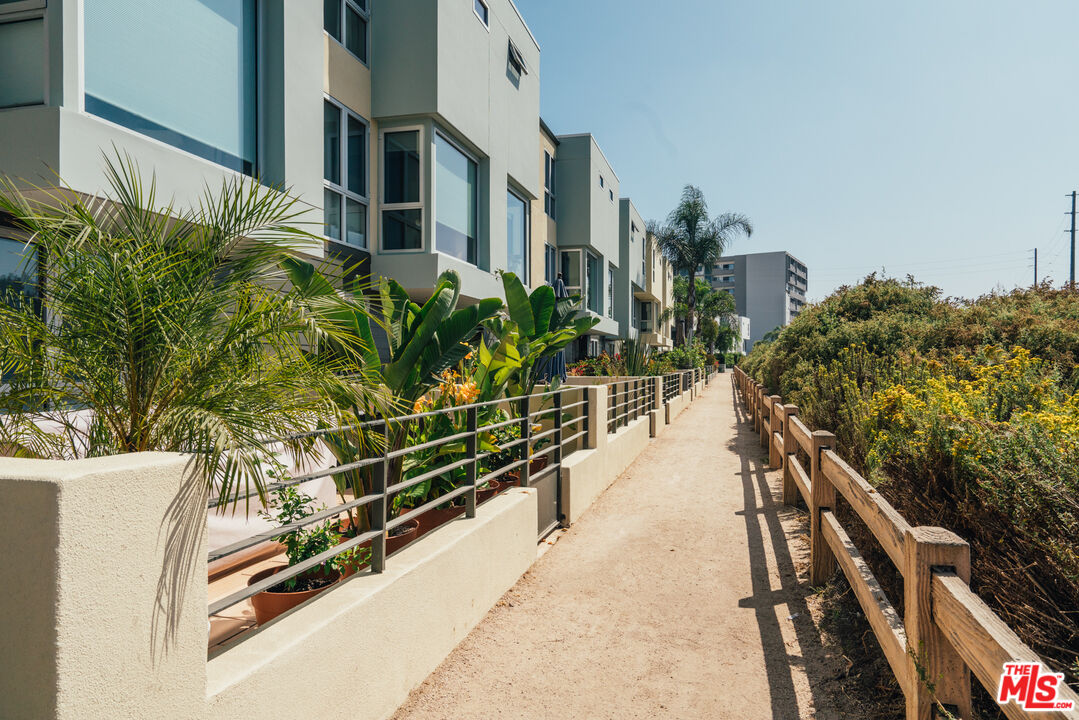 310 Washington Blvd Unit: 703