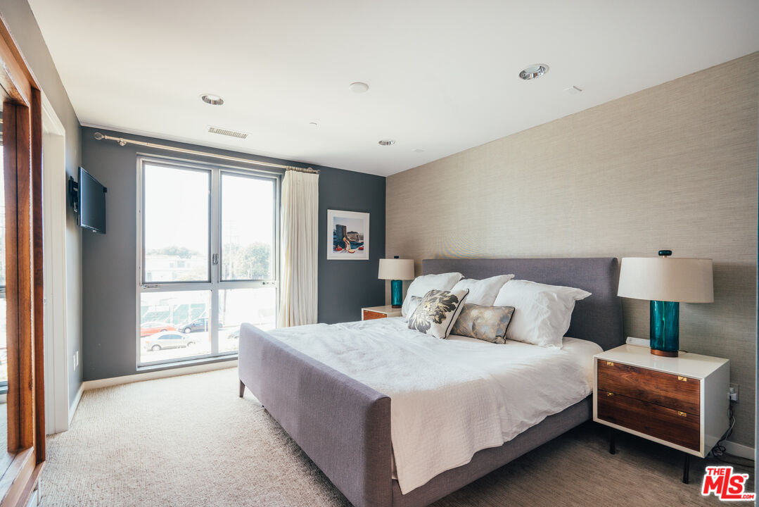 310 Washington Blvd Unit: 703