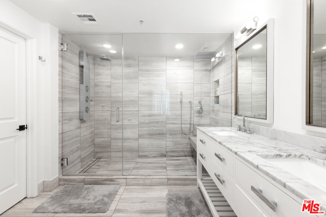 6020 Seabluff Dr Unit: 440