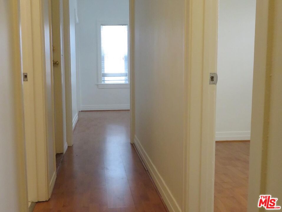 101 N Clark Dr Unit: 1