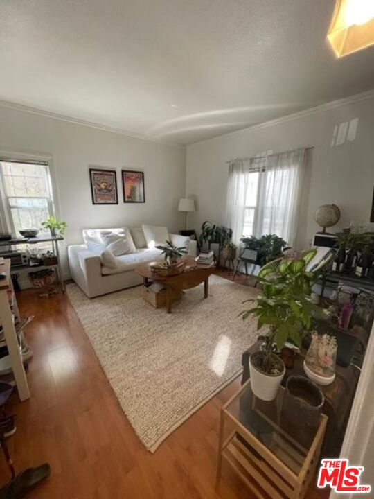 101 N Clark Dr Unit: 1