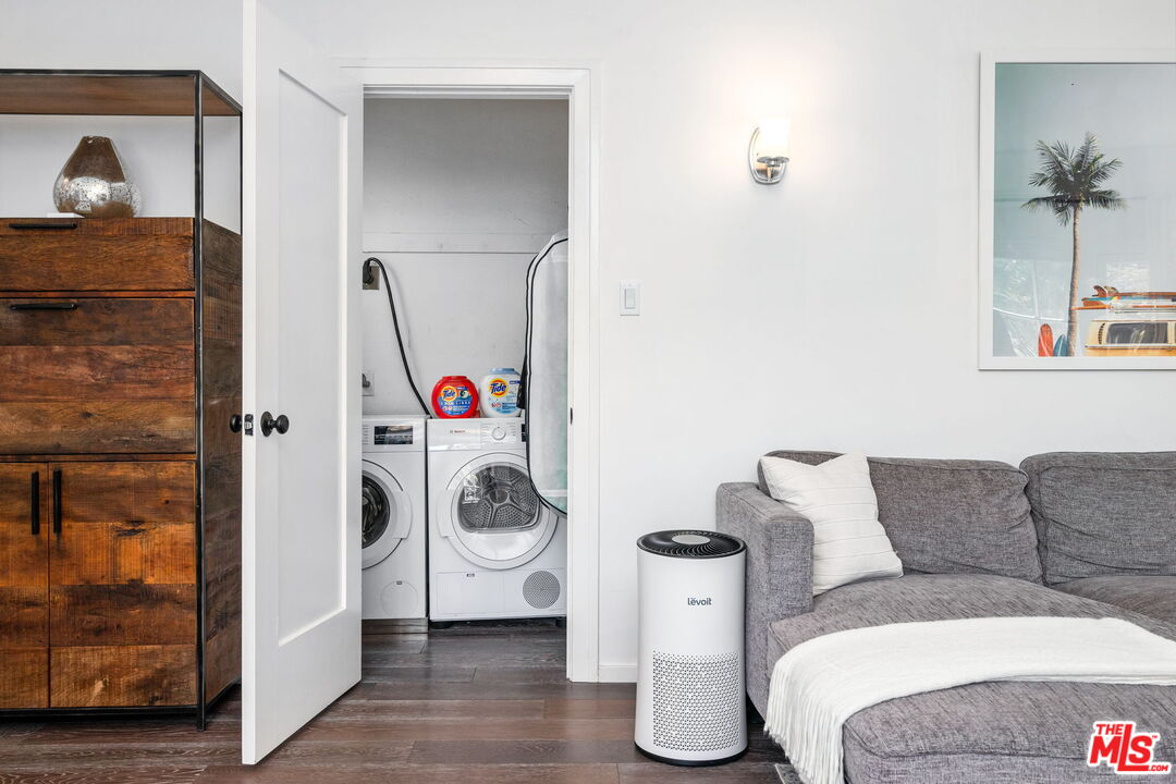 101 N Clark Dr Unit: 103