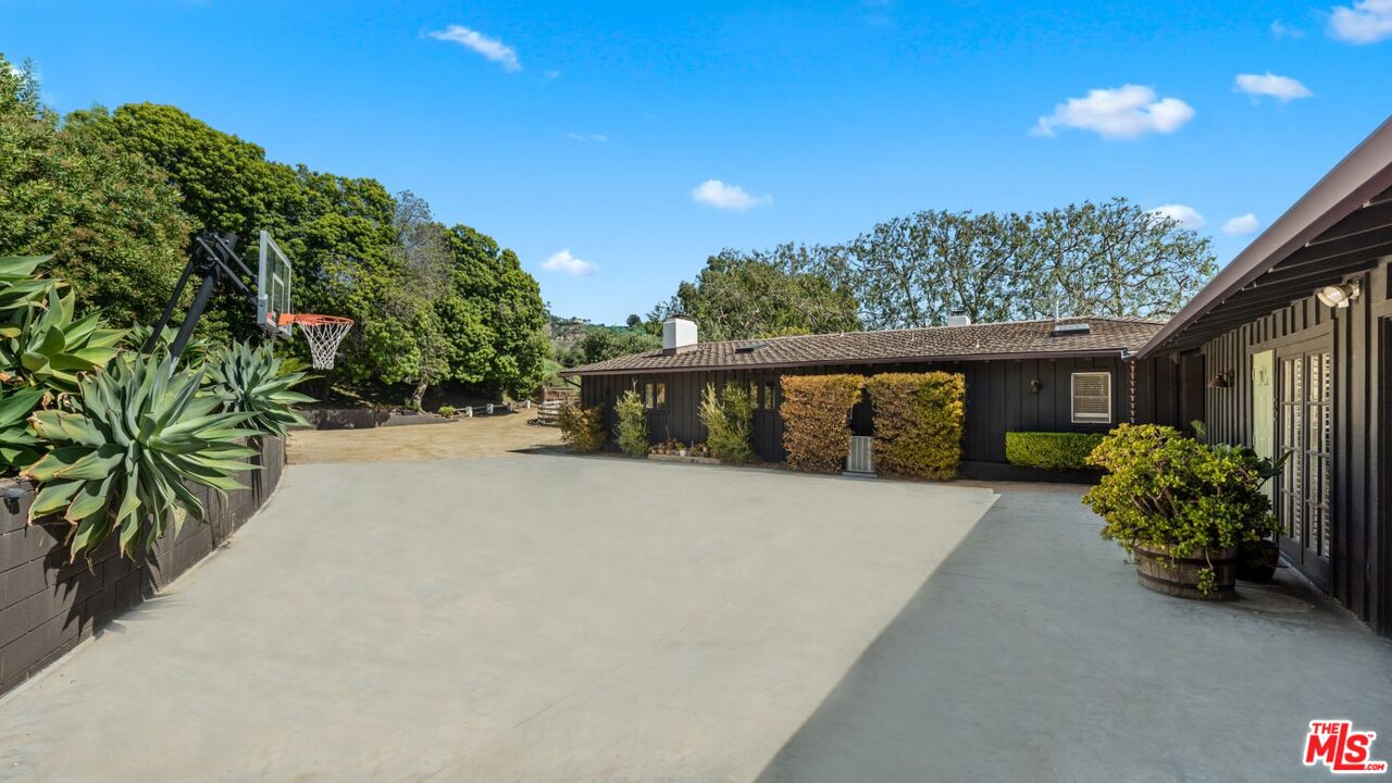 22042 Carbon Mesa Rd