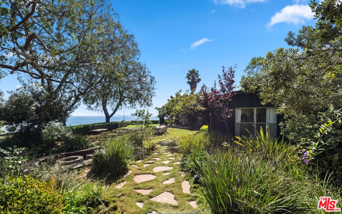 22042 Carbon Mesa Rd