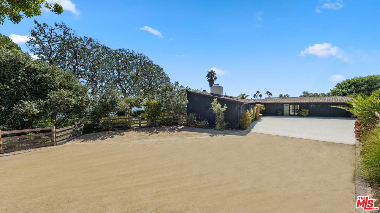 22042 Carbon Mesa Rd