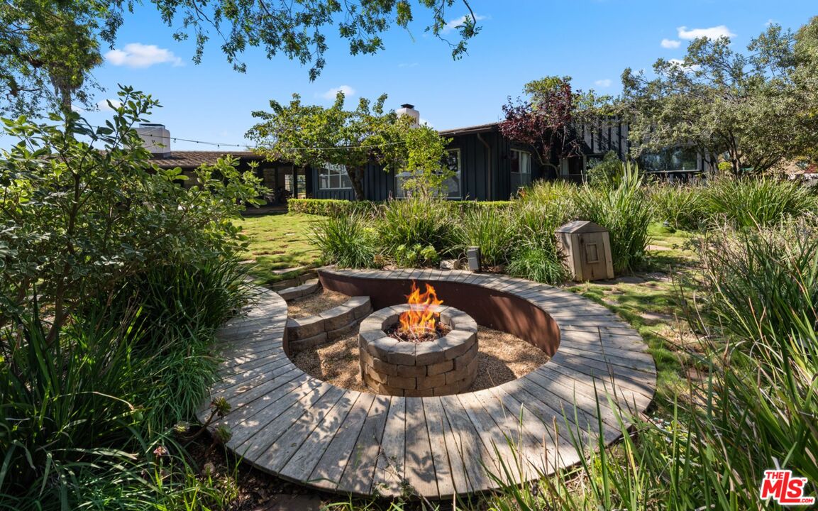 22042 Carbon Mesa Rd