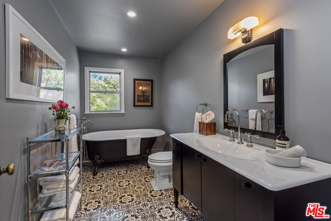 22042 Carbon Mesa Rd