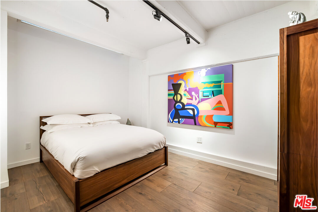 1850 Industrial St Unit: 103