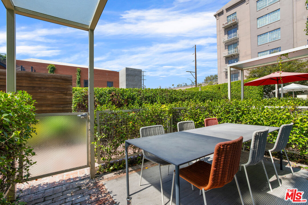 1850 Industrial St Unit: 103