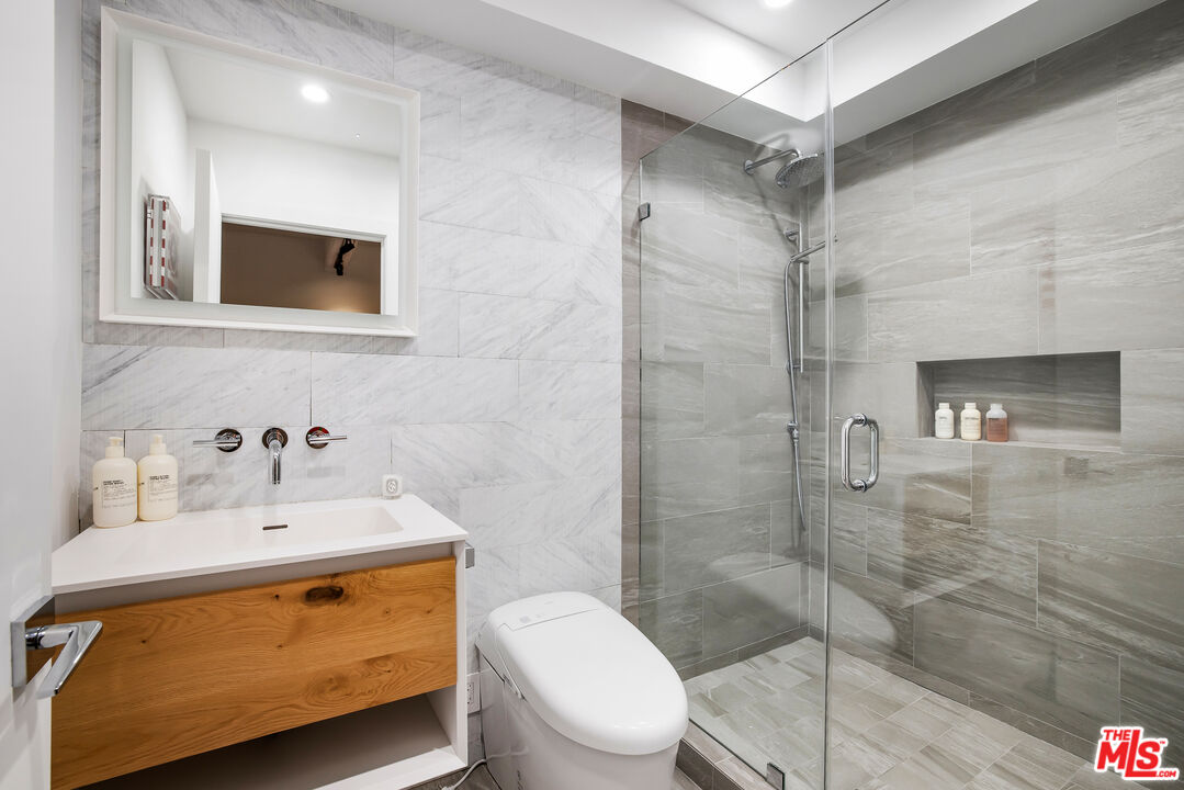 1850 Industrial St Unit: 103